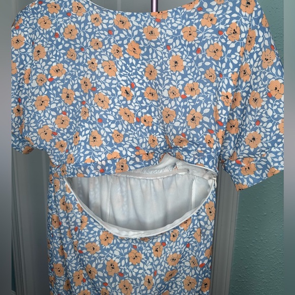 Piper and Scoot XS Floral Short-Sleeve Midi Dress in Light Blue and Peach spring - Picture 4 of 6